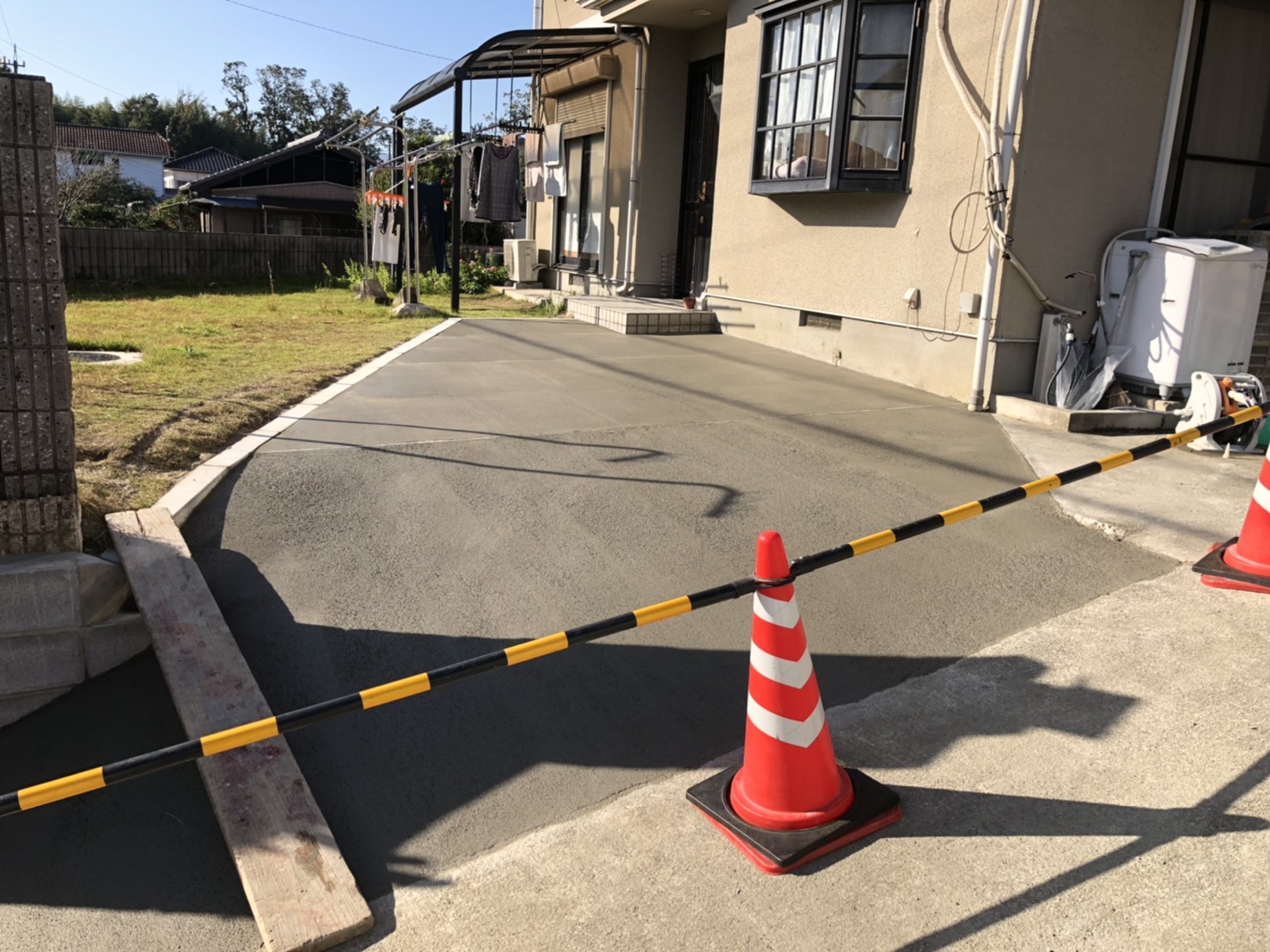 階段を壊して駐車場を広げる工事 三重県津市でエクステリア 新築外構 外構工事のご依頼なら庭工房へ